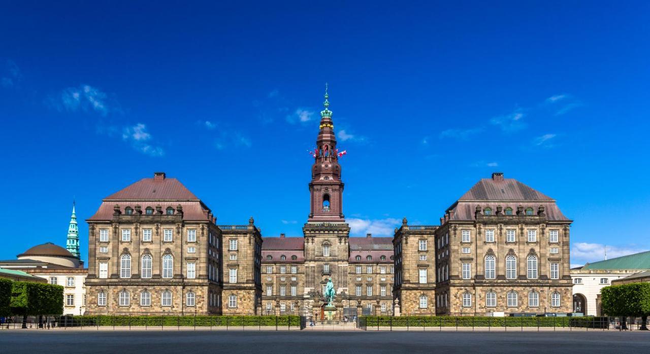 Lovely 3Br Manor Apartment 5 Min From Tivoli Gardens Kopenhagen Bagian luar foto