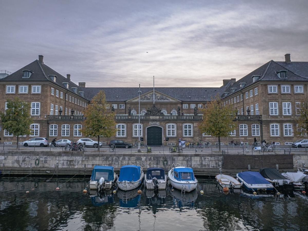 Lovely 3Br Manor Apartment 5 Min From Tivoli Gardens Kopenhagen Bagian luar foto