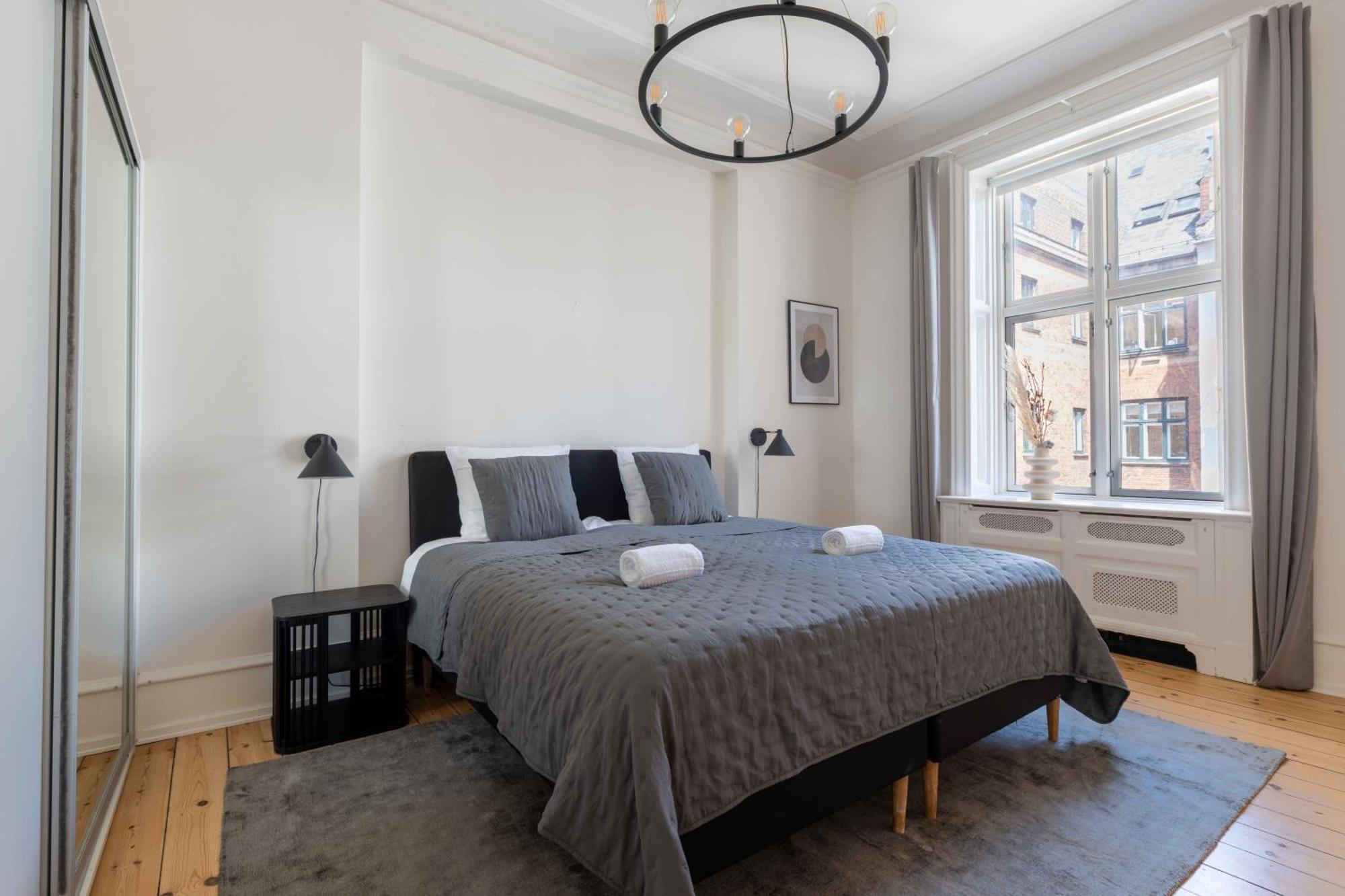 Lovely 3Br Manor Apartment 5 Min From Tivoli Gardens Kopenhagen Bagian luar foto