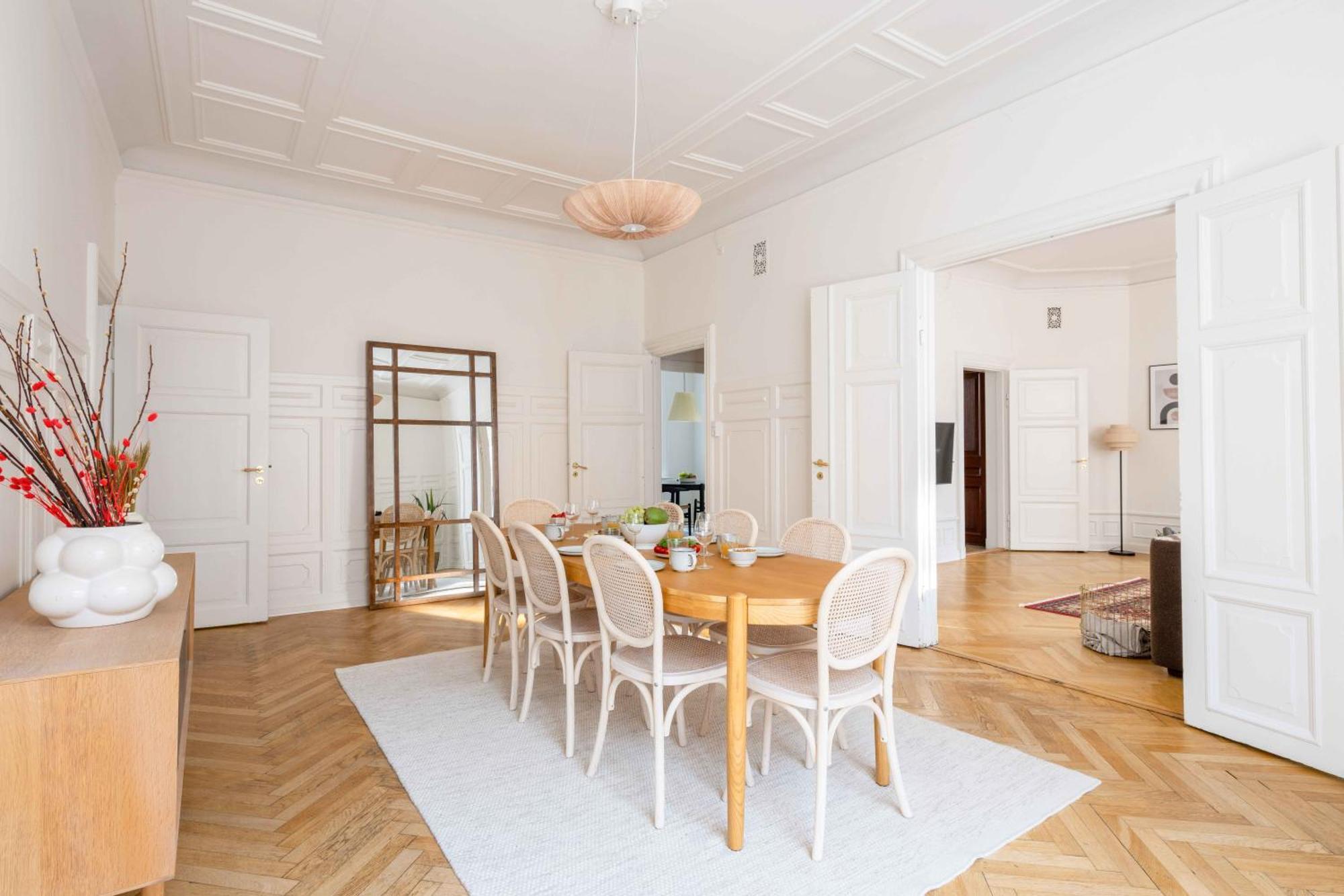 Lovely 3Br Manor Apartment 5 Min From Tivoli Gardens Kopenhagen Bagian luar foto